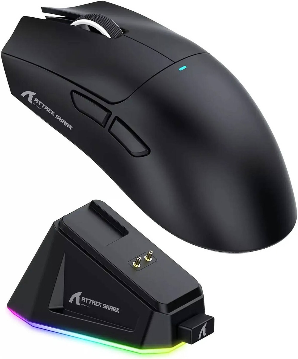 ماوس الألعاب اللاسلكي Attack Shark X11 باللون الأسود مع قاعدة شحن مغناطيسية RGB، ومستشعر ألعاب PixArt PAW3311، ويدعم البلوتوث والاتصال اللاسلكي 2.4G والاتصال السلكي.
