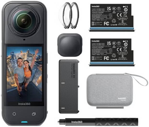 كاميرا أكشن Insta360 X5 مجموعة أساسية مع عصا سيلفي غير مرئية بطول 114 سم، غطاء عدسة، حقيبة حمل، مقاومة للماء حتى 15 متر، فيديو بدقة 8K بزاوية 360° مع حاجز للرياح وحساسات مزدوجة بحجم 1/1.28".